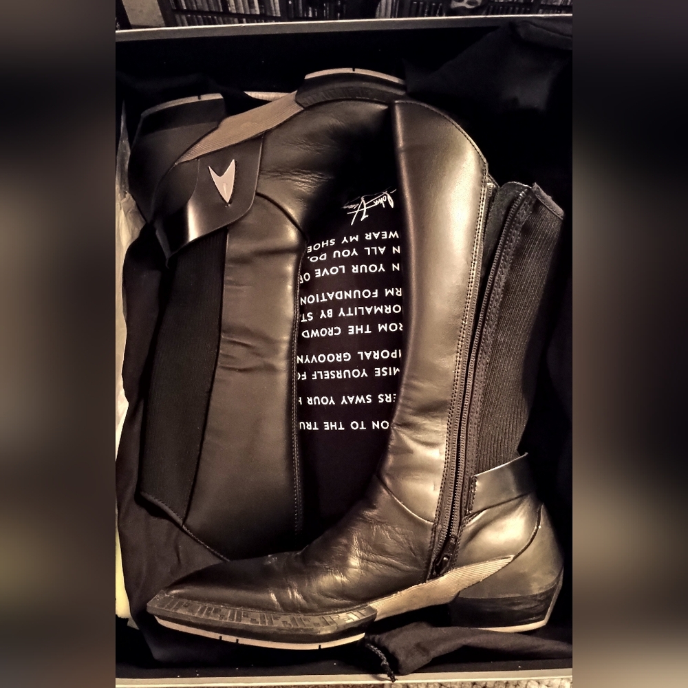 John Fluevog X Star Trek Boot Sizes With Exclusive Uniform Top And Pin Gift